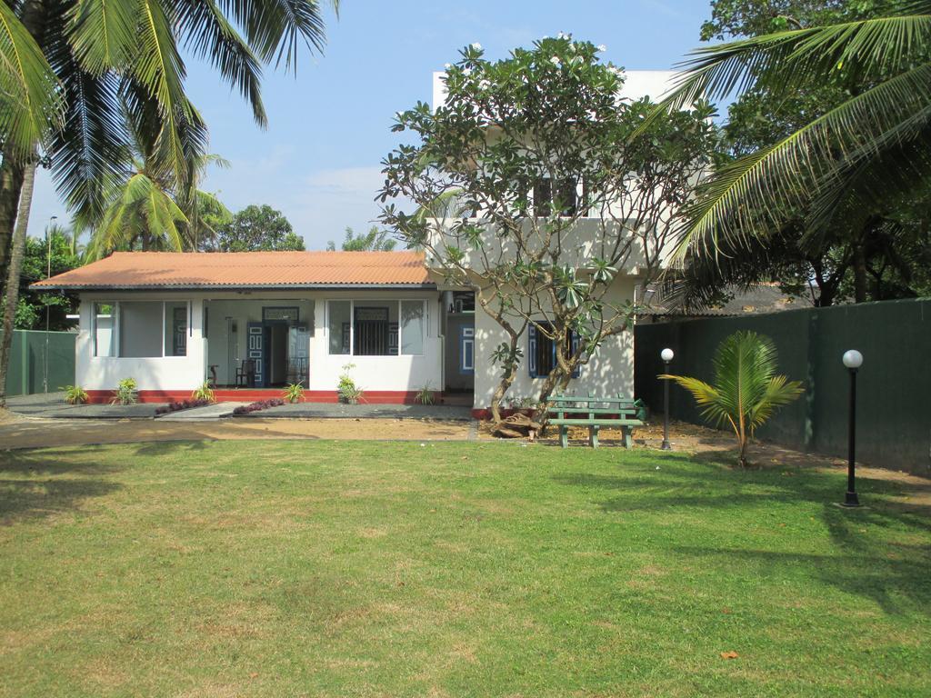 Villa Whispering Shells Kalutara Exterior photo
